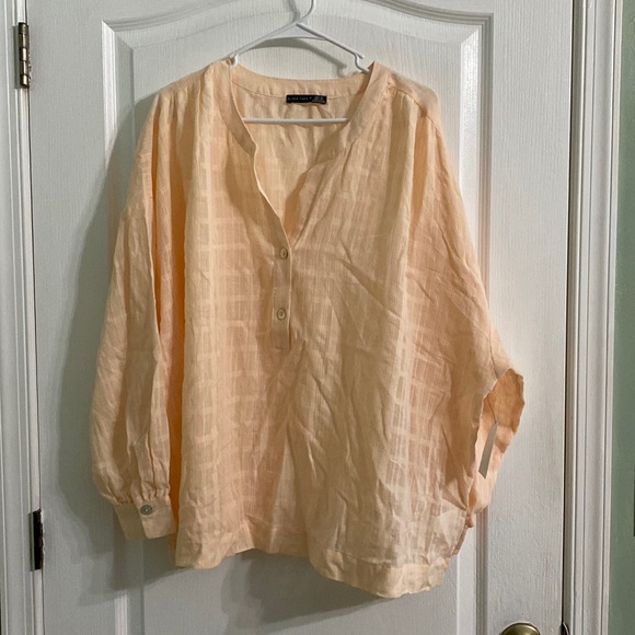 Black Tape_ Tops - Black Tape-NWT 3X 100% Rayon blouse. Beautiful V-neck 3/4 sleeves.